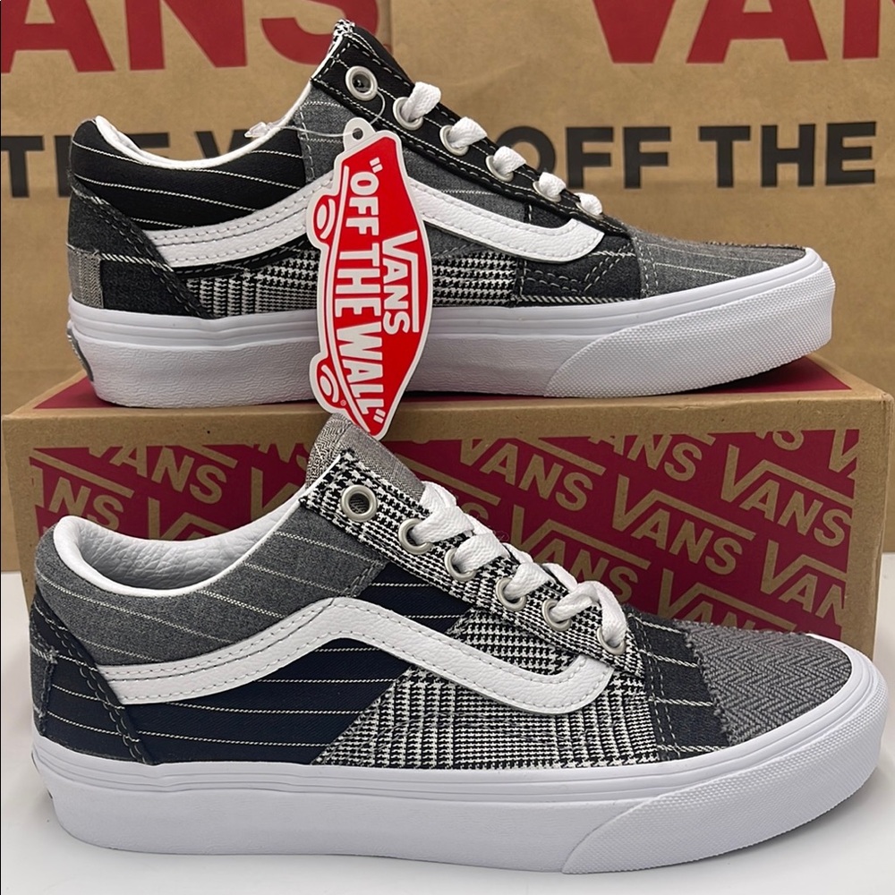 Vans WMNS Black and Gray Sneakers Old Skool Patchwork 
Conference Call Suiting